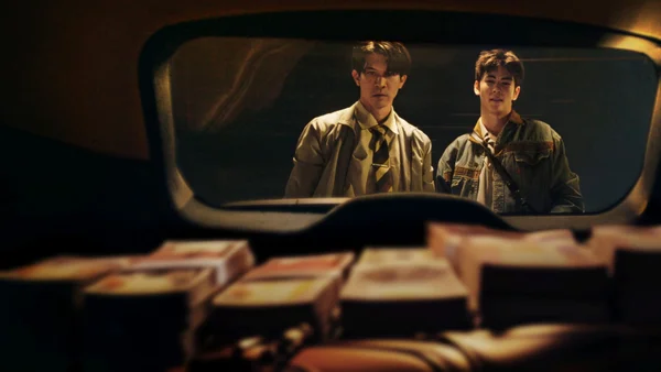 Gia Tài Của Người Chết (Everybody Loves Me When I'm Dead)